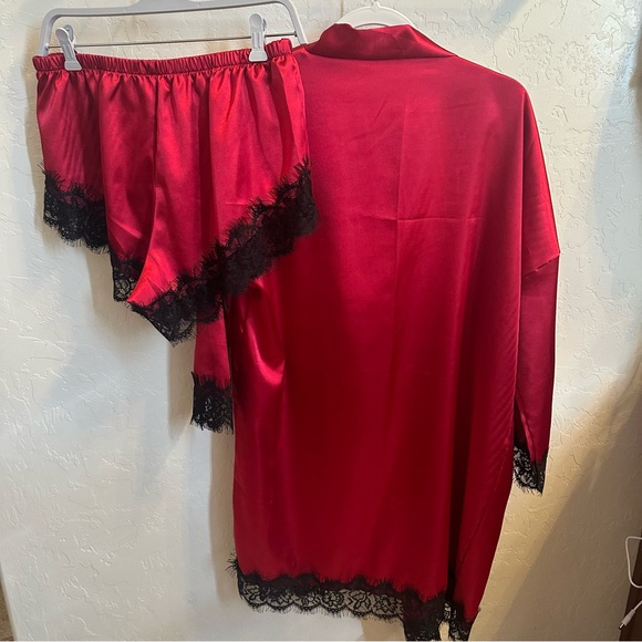 Lace Trim Robe & Short Set - Picture 2 of 6